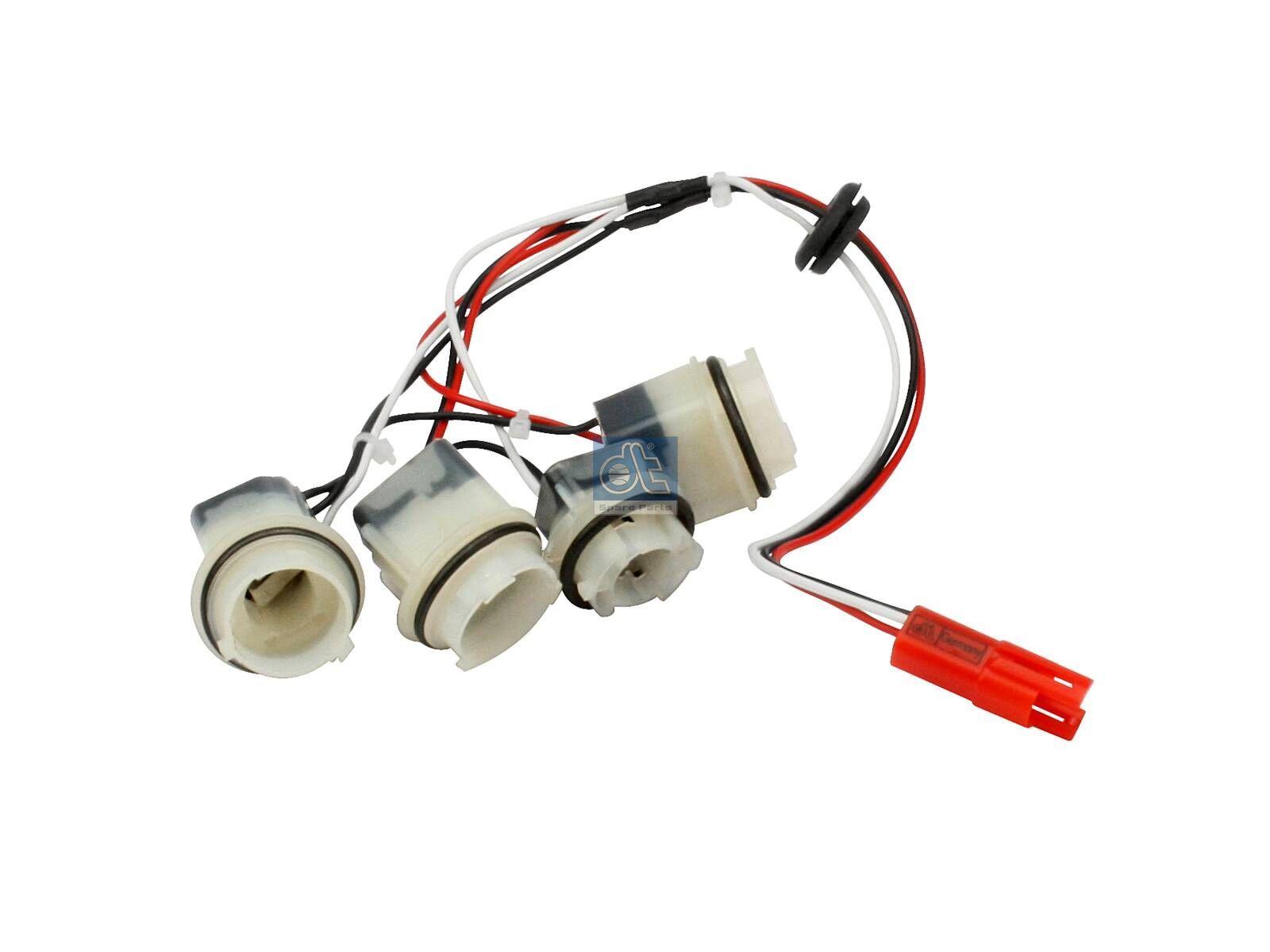 DT Spare Parts 1.21590 Lampenfassung passend für Scania