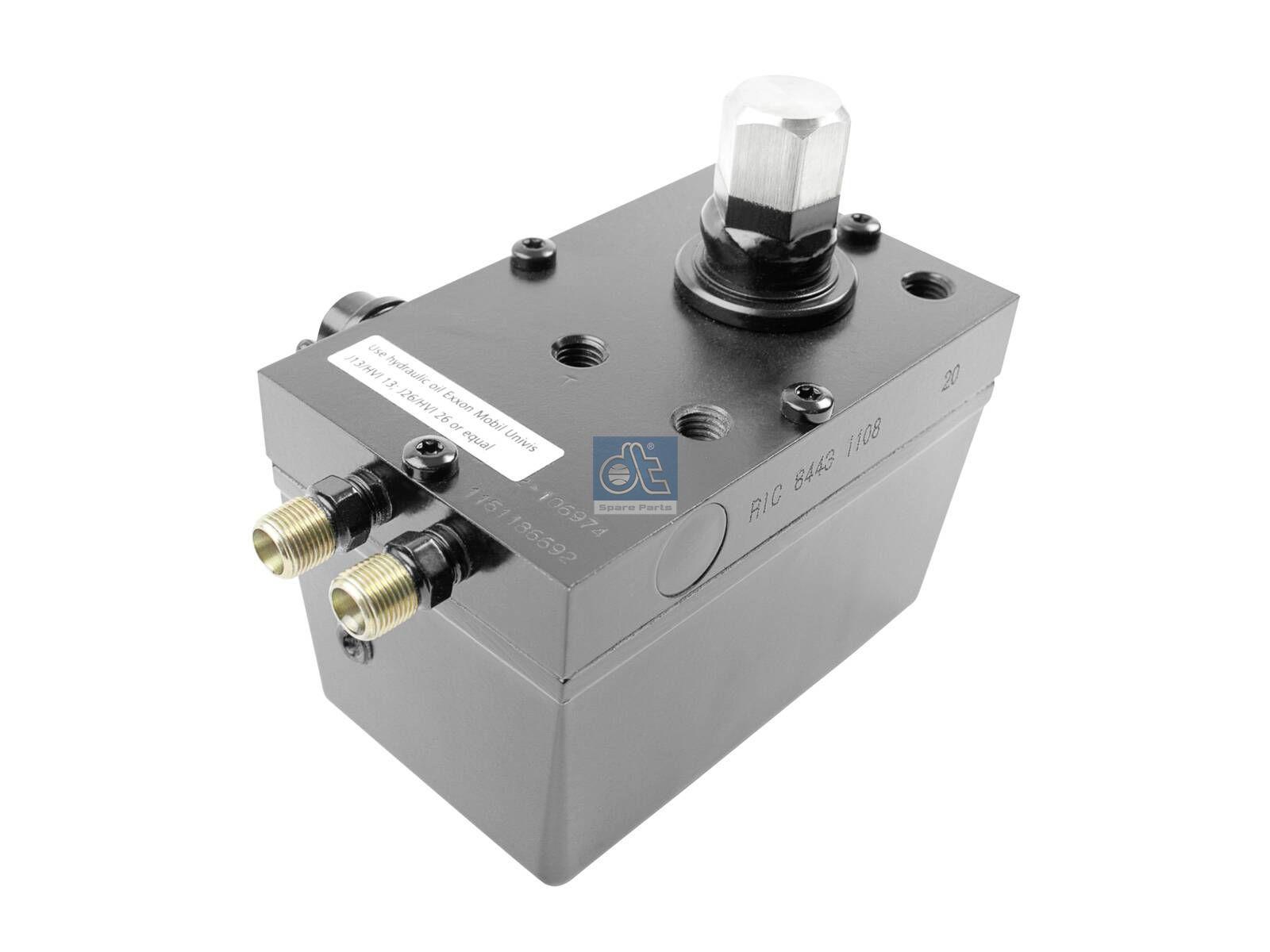 DT Spare Parts 6.76005 Hydraulikpumpe, 310 ml, M12 x 1, M12 x 1, L: 130 mm, W: 80 mm, H: 86 mm, 280 bar, Pov: 370 bar passend für Renault